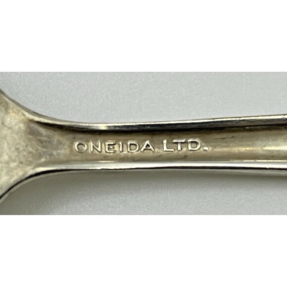 Oneida ENCHANTMENT Londontown Child Spoon Silverplate Vintage - Picture 5 of 5
